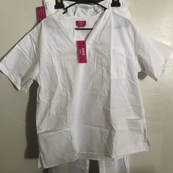 WHITE SCRUBS SET SIZE MEDIUM, fits like large - Picture 3 of 11